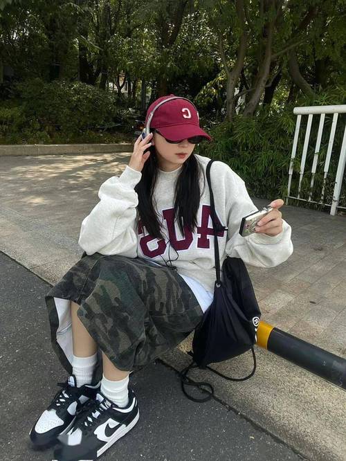 卫衣+棒球帽，冬天最时髦搭配！鞋帽怎么选，一篇讲透